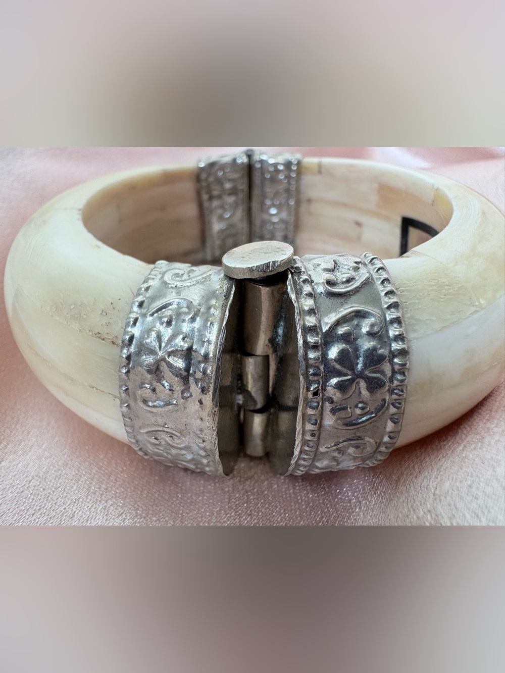 Vintage 70s Handmade India Bone Clamper Bracelet Silver Tone Hinged Cuff